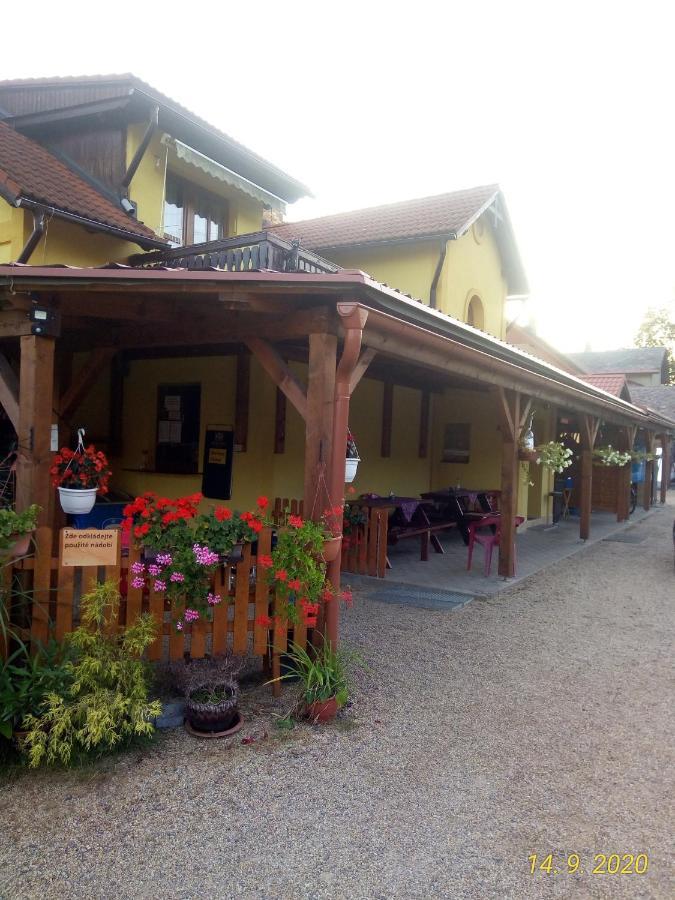 Guest House Vila Frýdštejn Exterior foto